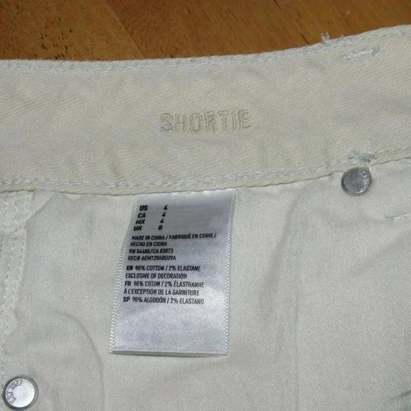 AMERICAN EAGLE Outfitters Shortie Stretch Patch Light Wash Jean Shorts Size 4 - Picture 7 of 7